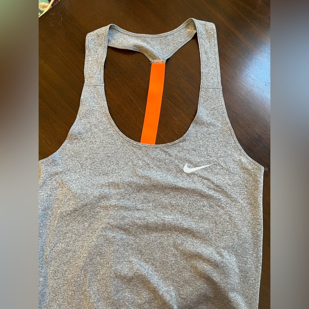 Nike high-low tank